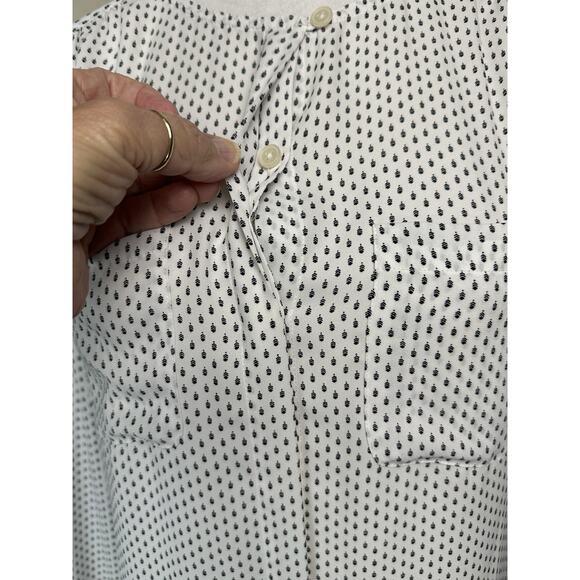 Ann Taylor LOFT White W/ Black Print No Show Buttons Blouse Top Sz S Classic EUC - Picture 2 of 16